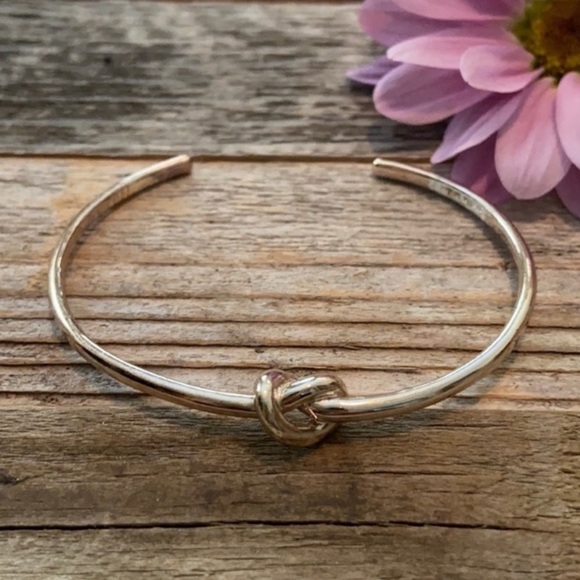 Stella & Dot “Knot” Bracelet - Picture 1 of 6